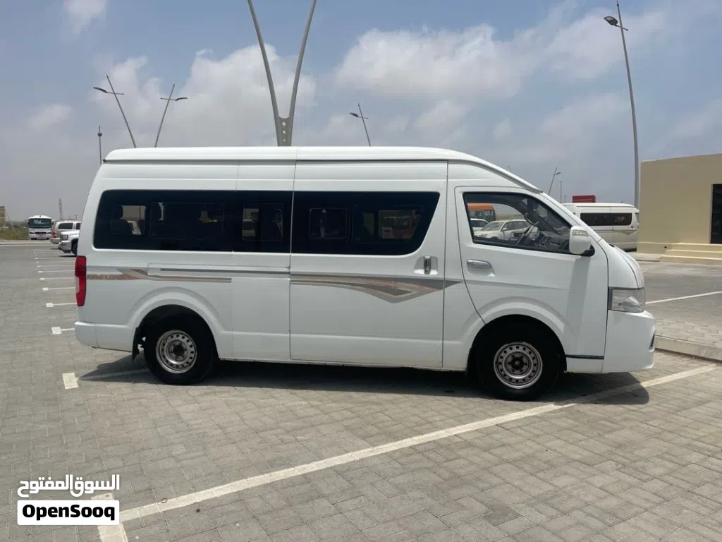 Toyota Hiace Cargo