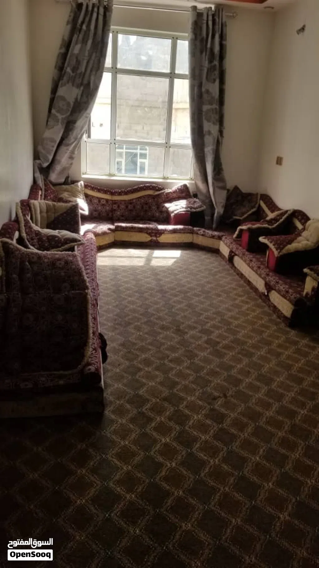 شقه مفروشه جمب الليبي ب 160 الف شارع الجزائر اربع غرف عماره لوكس يوجد شقتين متاحات للتواصل اتصال فقط