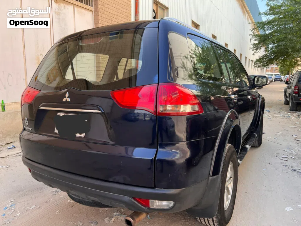 Mitsubishi Pajero Sport Standard