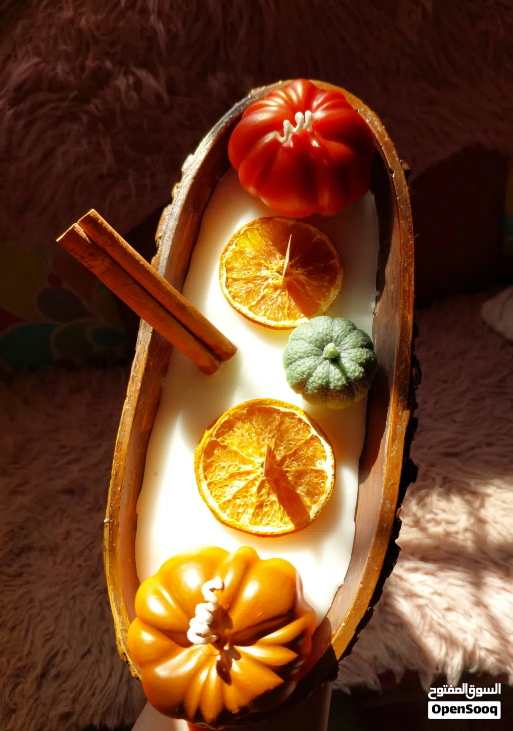 شموع معطرة وديكورات مميزة