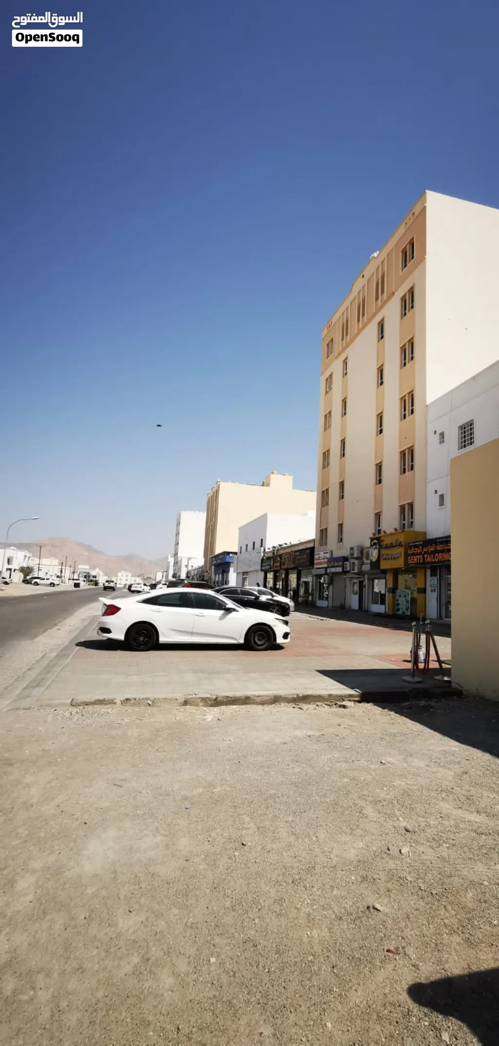 للبيع شقة من المالك ف العامرات