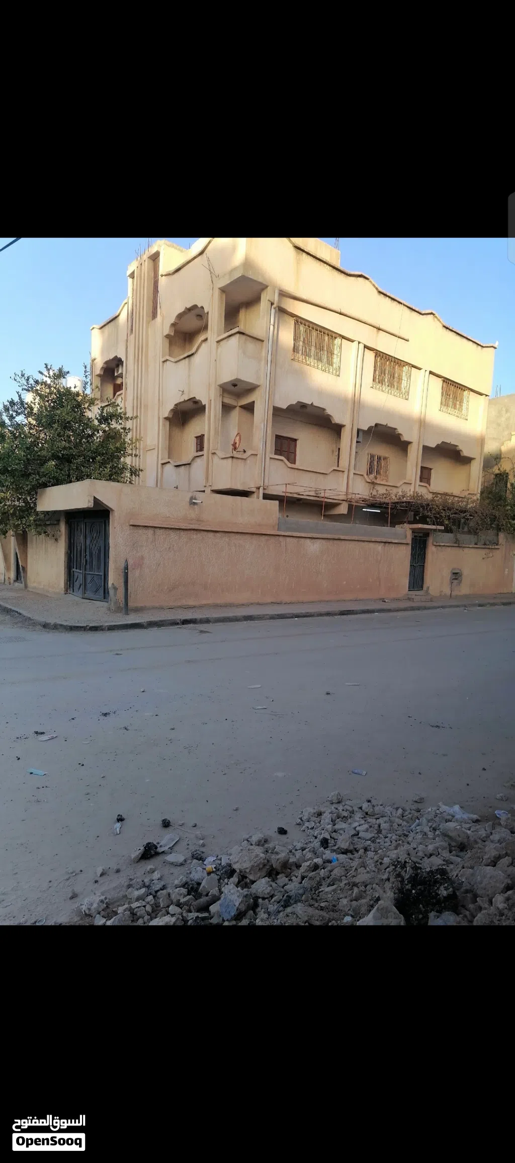 مخزن كبير للإيجار