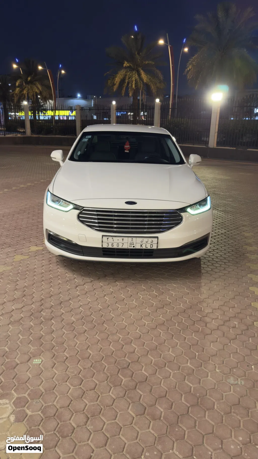 فورد تورس SE