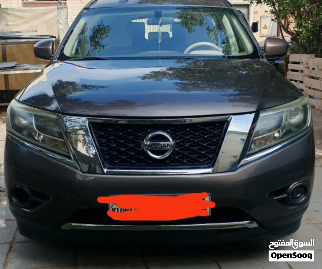 Nissan Pathfinder Standard