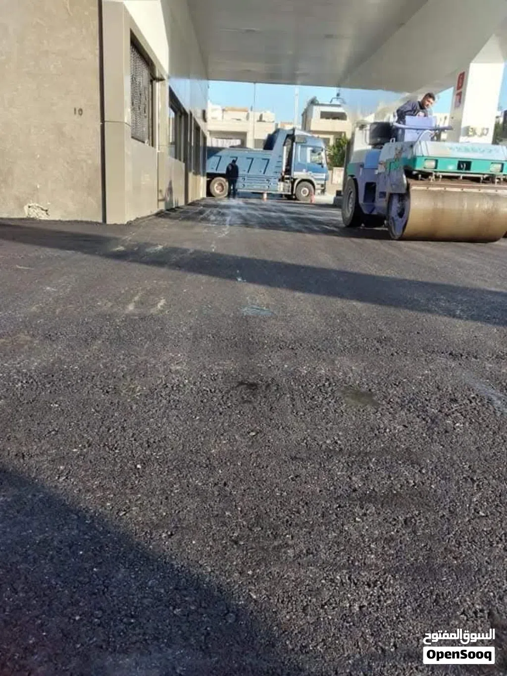 تزفيت ساحات والطرق ومداخل ومداخل
