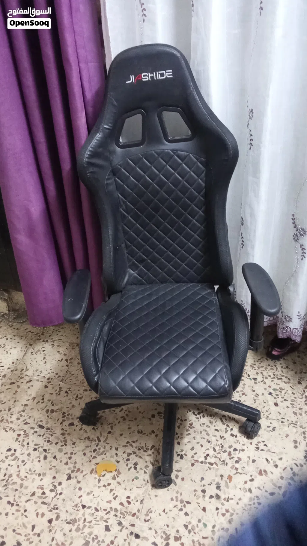 كرسي جيمنج بحاله ممتازه للبيع
