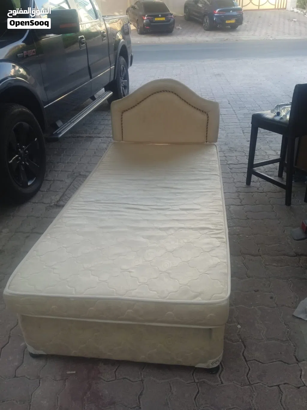 Bed with mattress سرير مع فراش