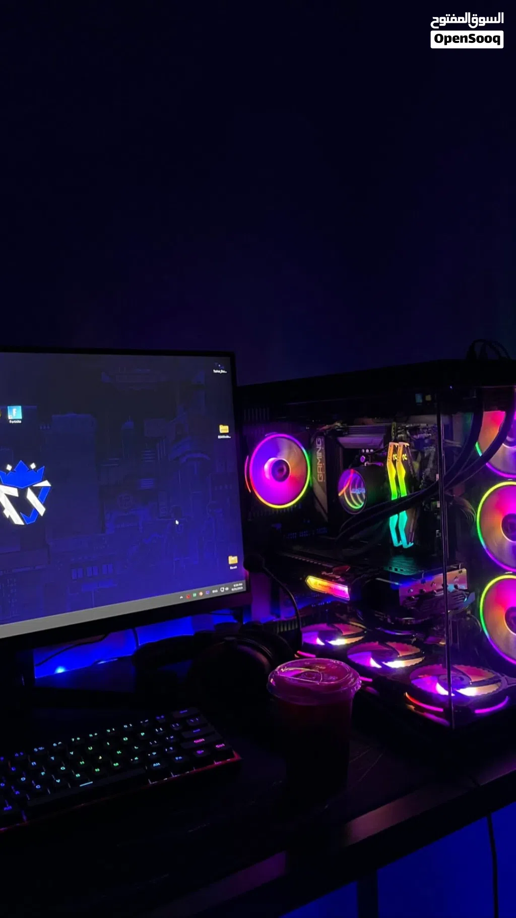 Gaming pc ryzen 7700x & rx6750xt with 10 RGB fans.