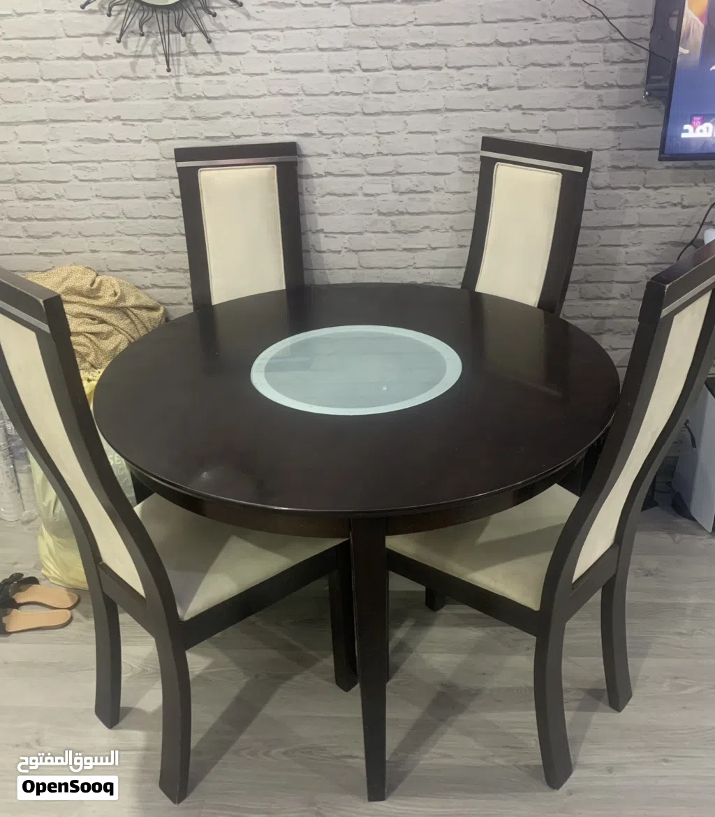 سفرة دائريه 4 مقاعد متينه
