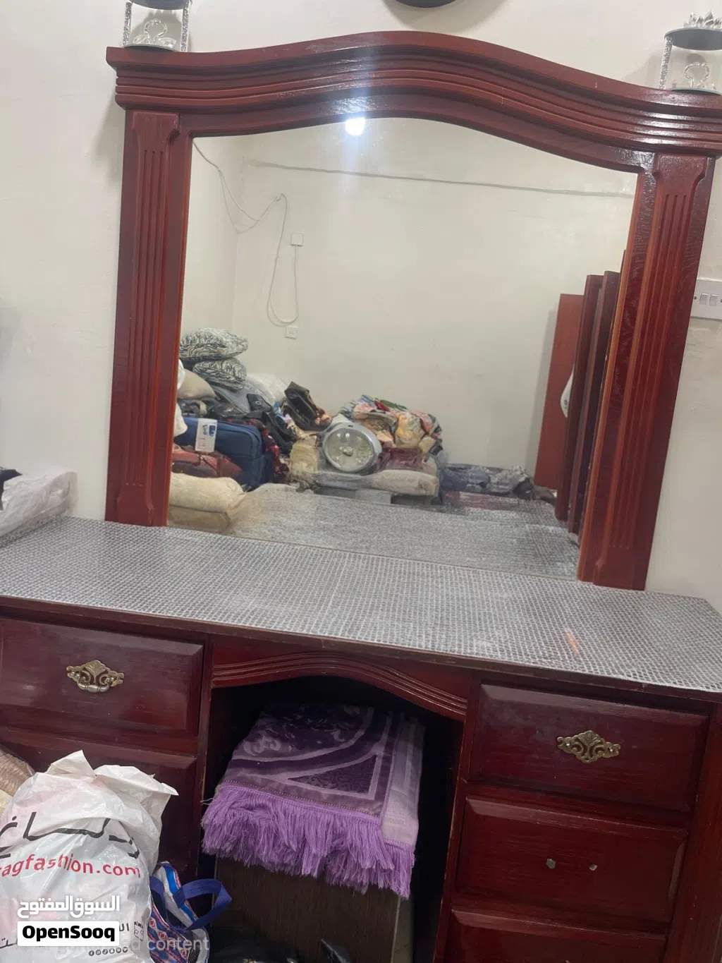 طقم دولاب و سرير و تسريحه و 2 كوميدينو