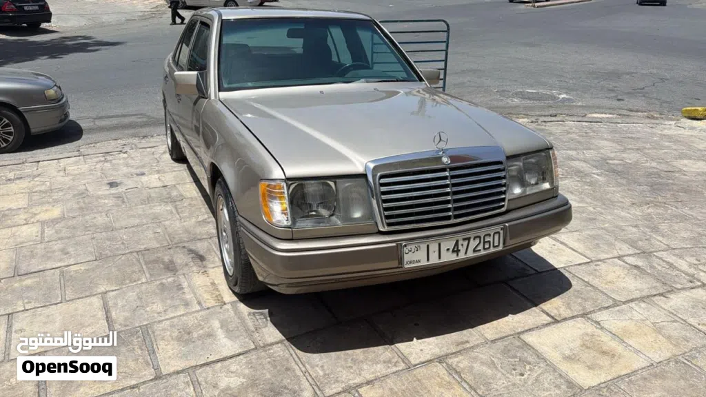 Mercedes Benz E-Class E 200