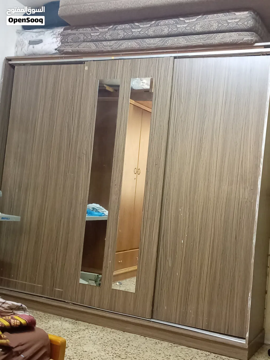 خزانة سحاب للبيع بسعر مغري