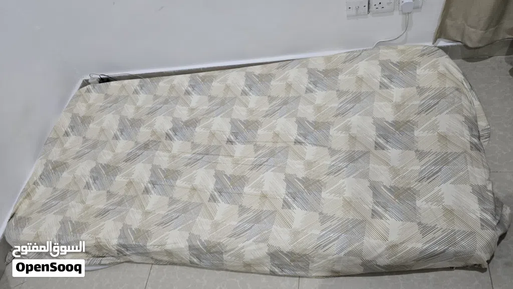 Single bed mattress