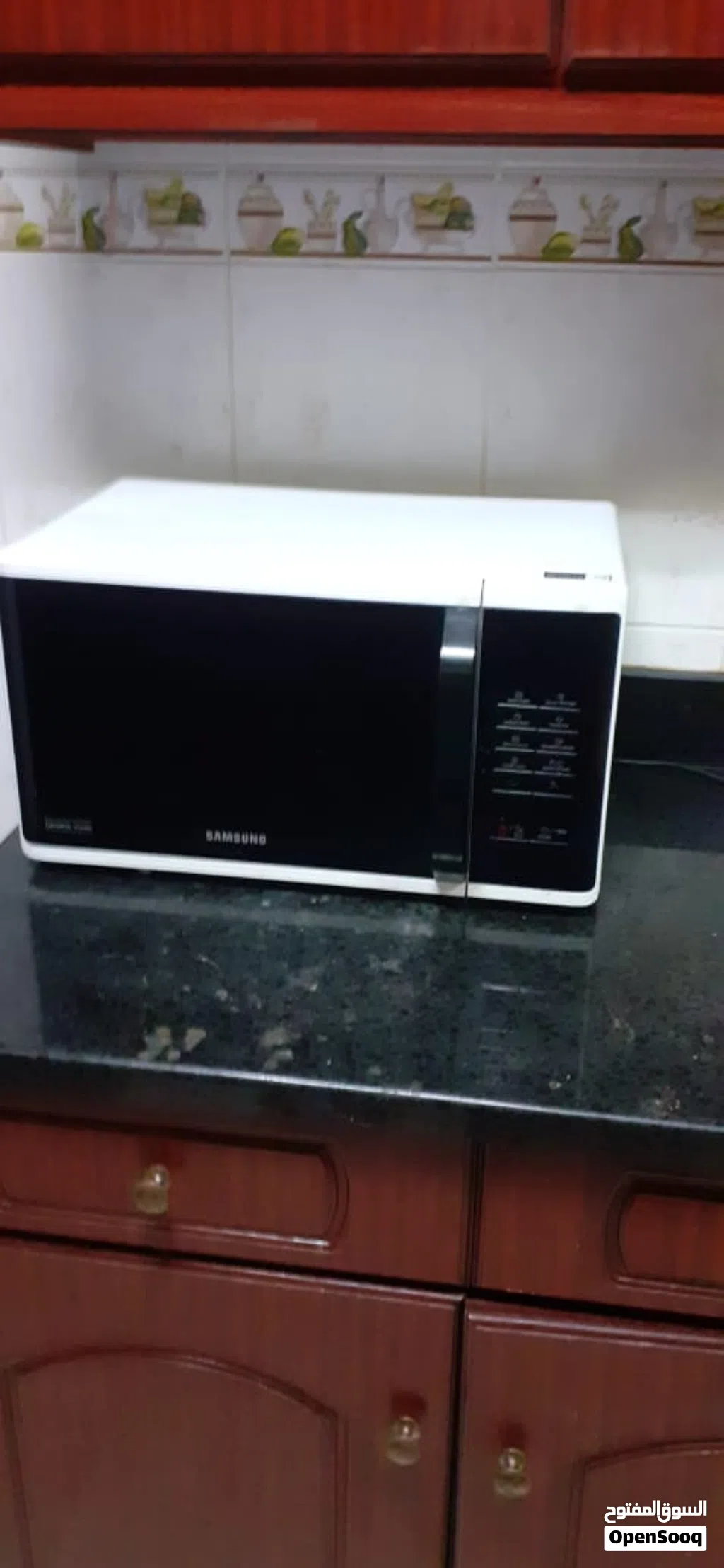 Samsung Microwave Oven - Excellent Condition & Fully Functional