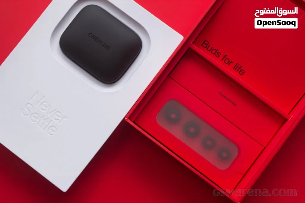 One plus buds pro Like new