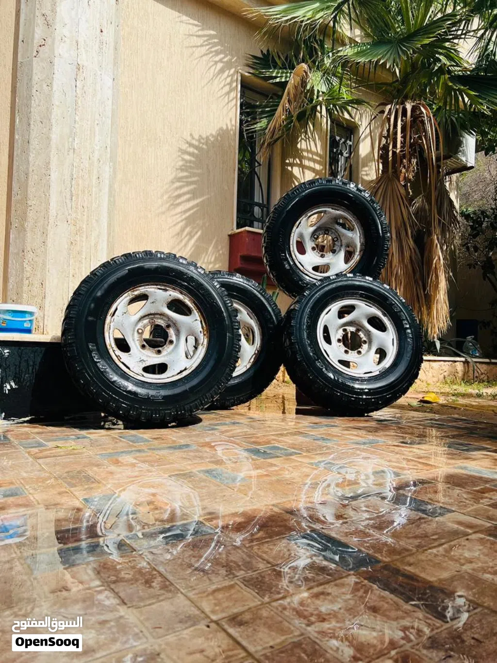 السلام عليكم قومات للبيع اقر الوصف