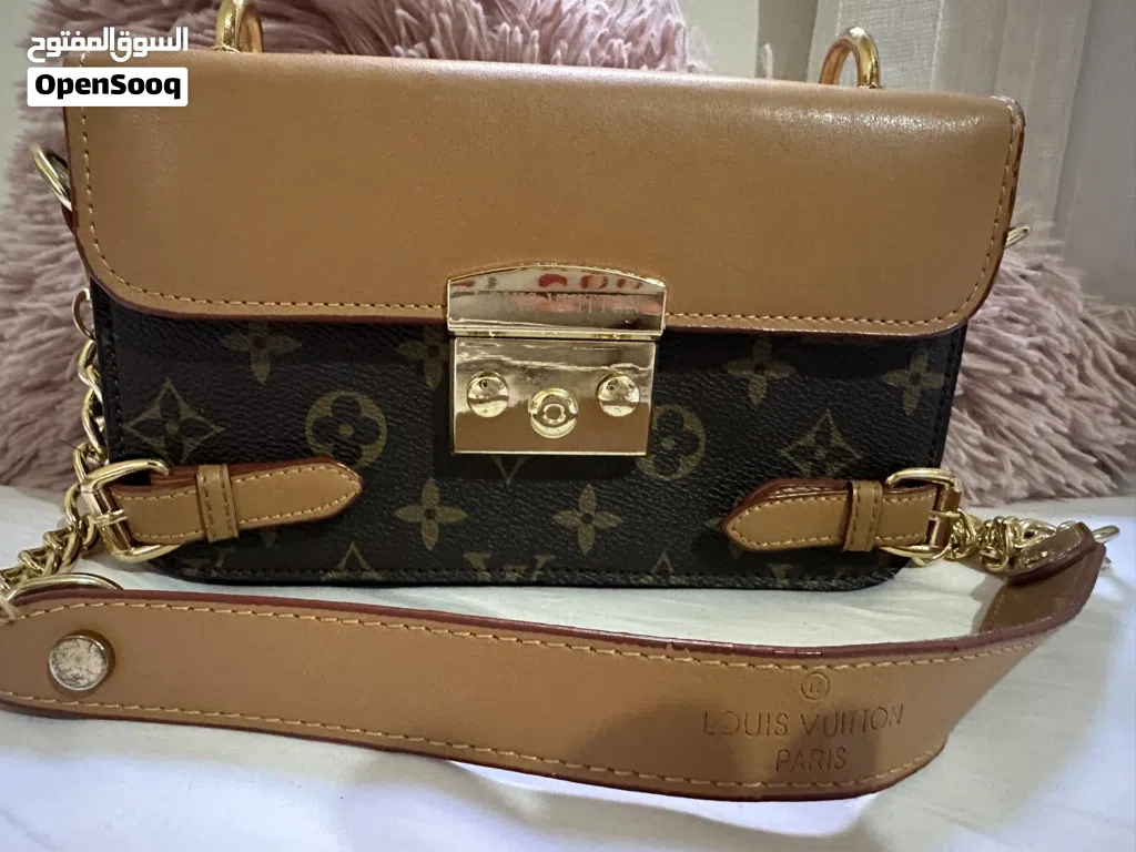 شنته LV شبه جديد