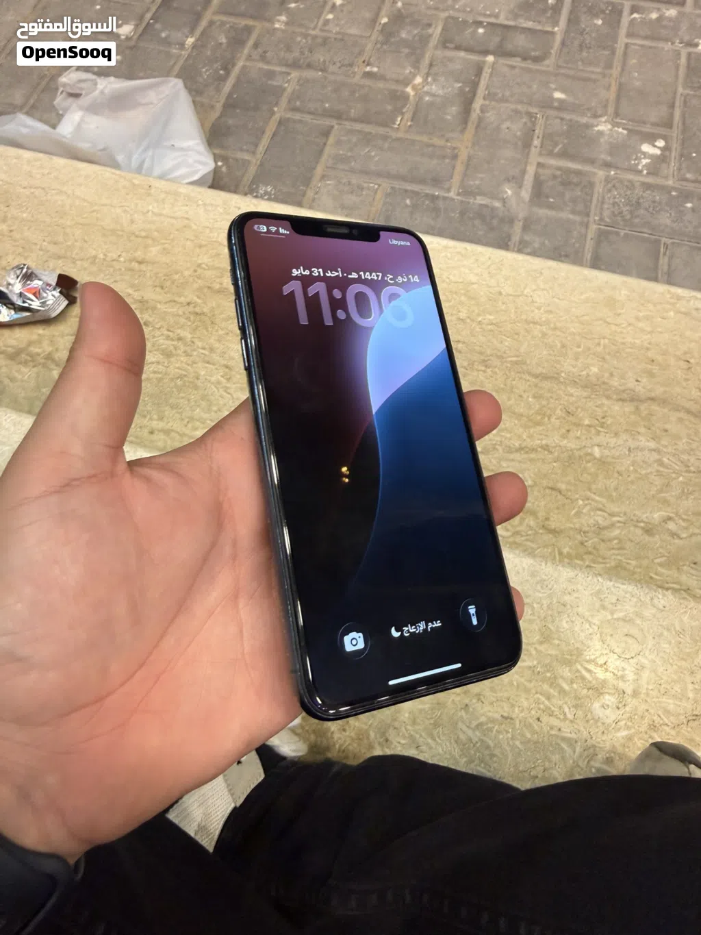 ايفون 11برو ماكس للبيع مستعجل