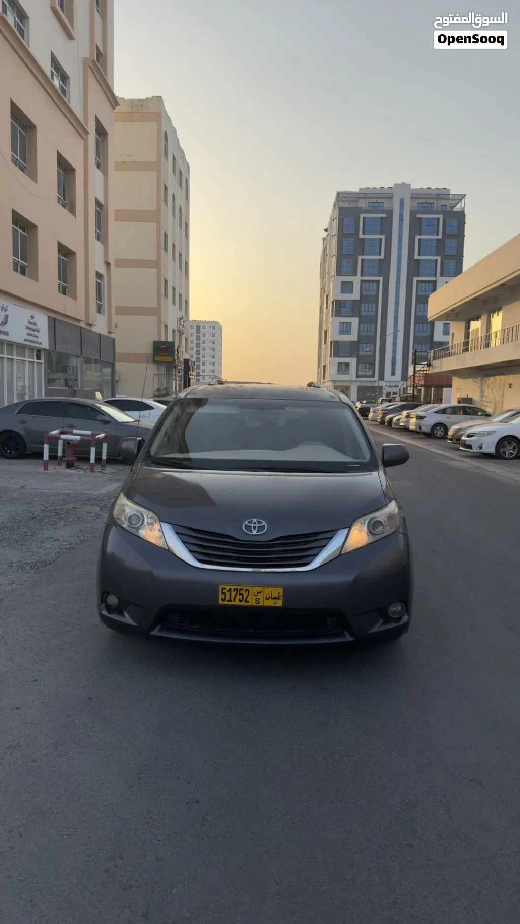 Toyota Sienna LE