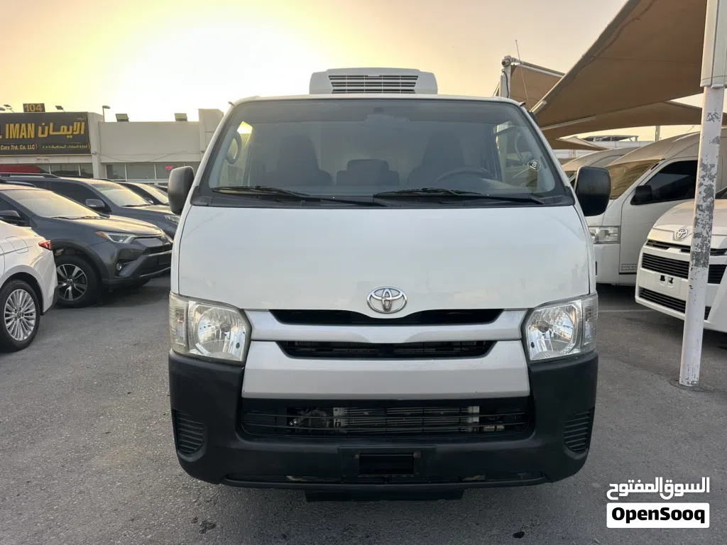 Toyota Hiace Cargo