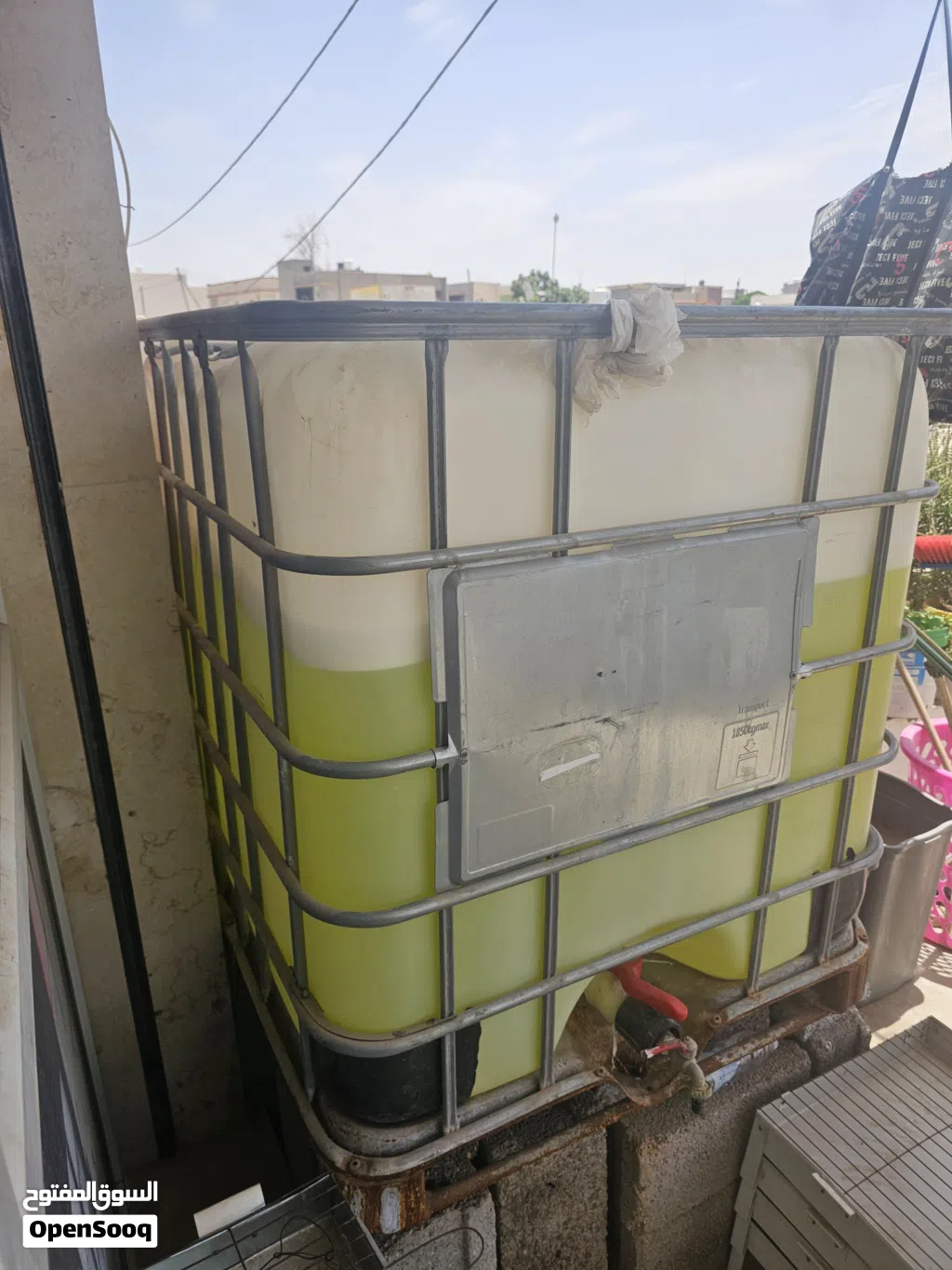 خزانين مواد تنظيف