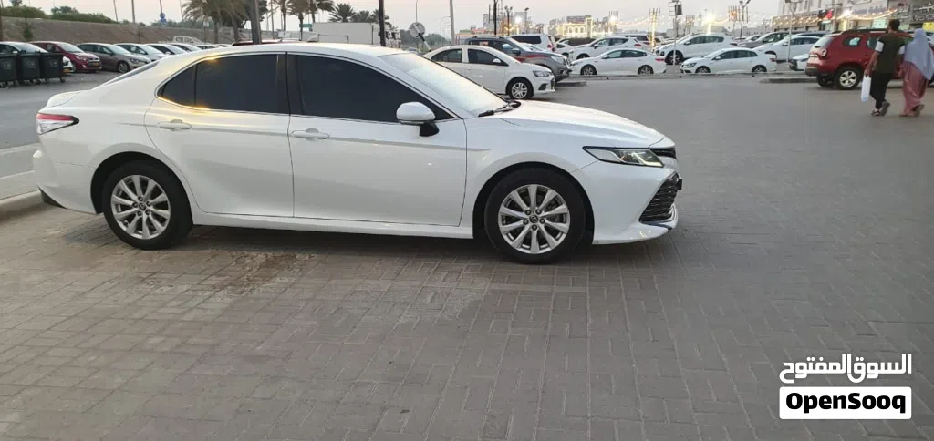 تويوتا كامري LE