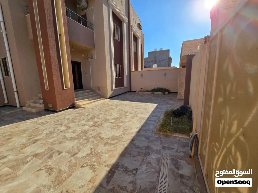 فيلا دورين نظام خليجي للايجار ابوسليم شارع الدكاترة المشروع خط 2