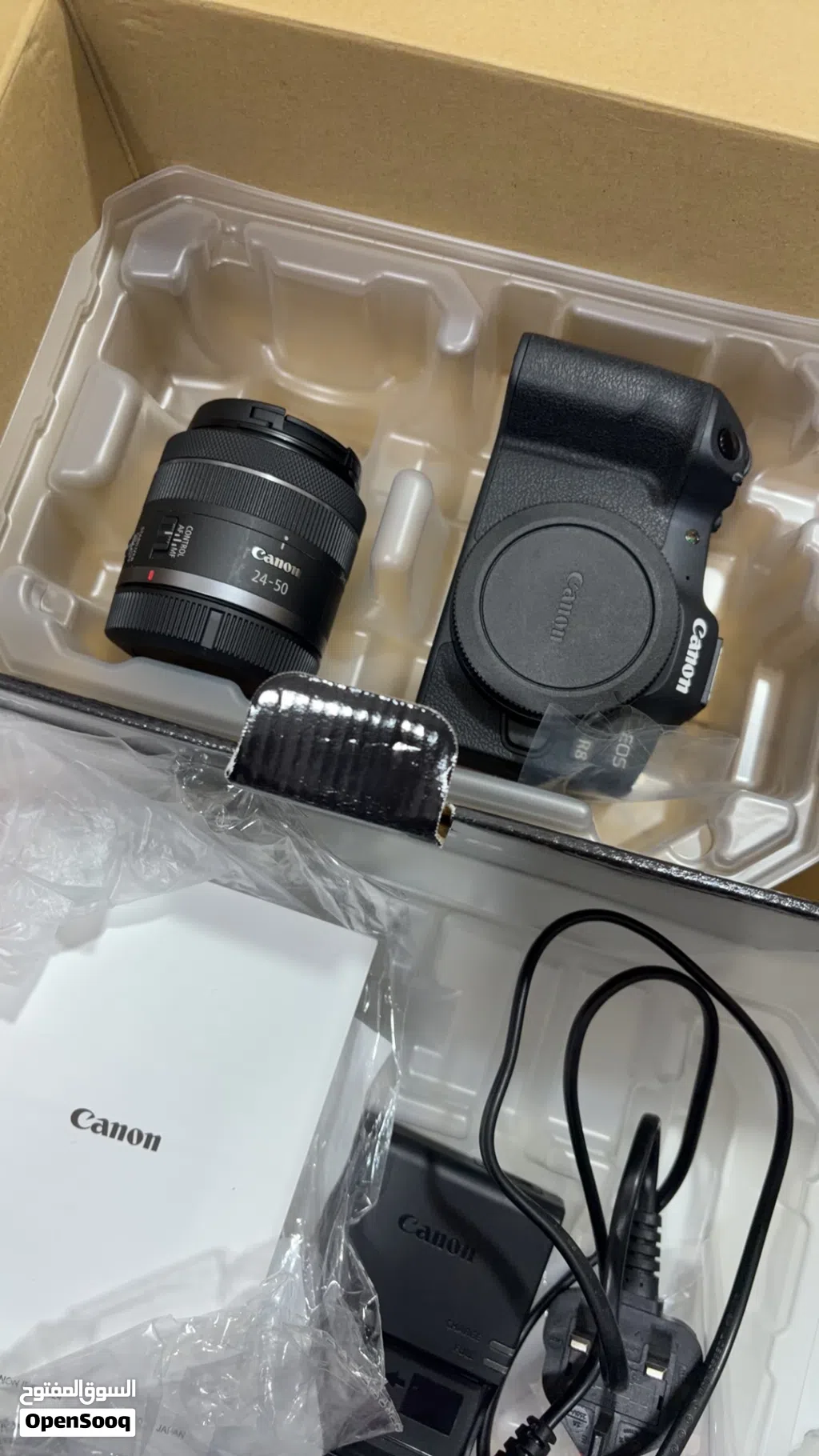 Canon R8 with lens full box