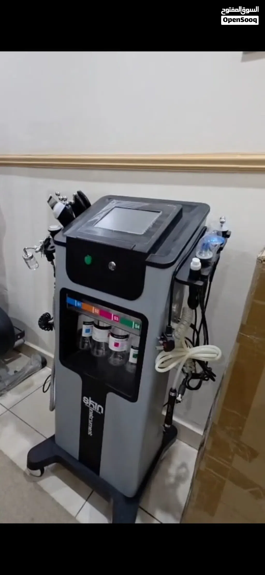 جهاز هيدرا فيشل للتنظيف البشره وشد يصلح للعيادات التجميل والصالوات السيدات