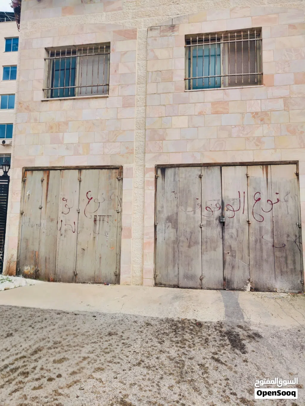 محلات تجارية واسعة مع سدد للايجار موقع ممتاز - الارسال - المصايف - مقابل مدرسة الاوائل