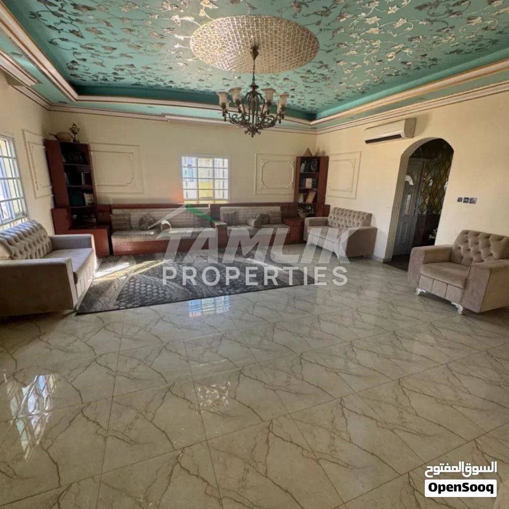 Villa For Sale in Maabila REF 645MC