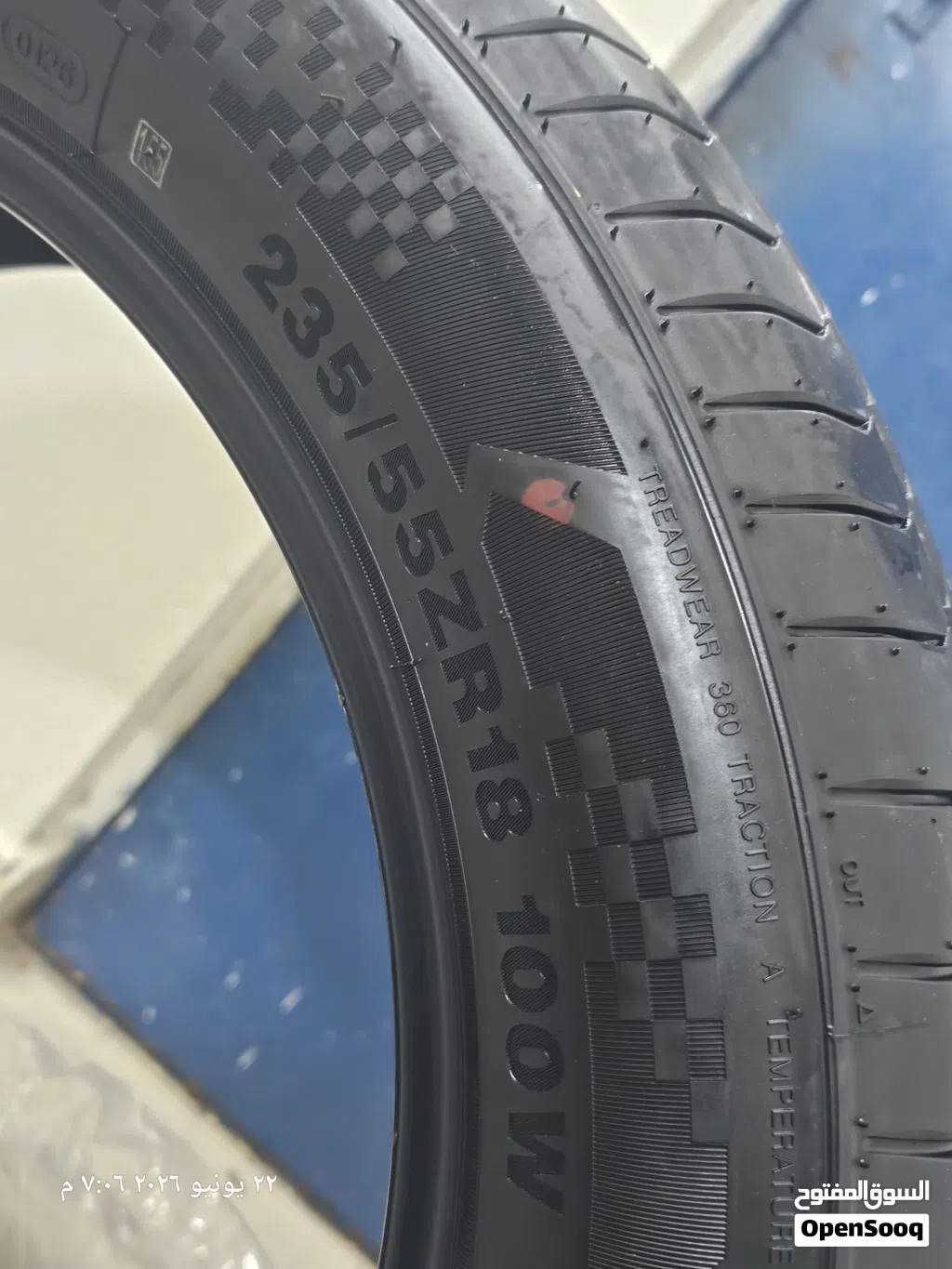للبيع إطارين Black Arrow مقاس 235/55ZR18 بحالة الوكالة مع الضمان (استخدام أقل من شهر!)
