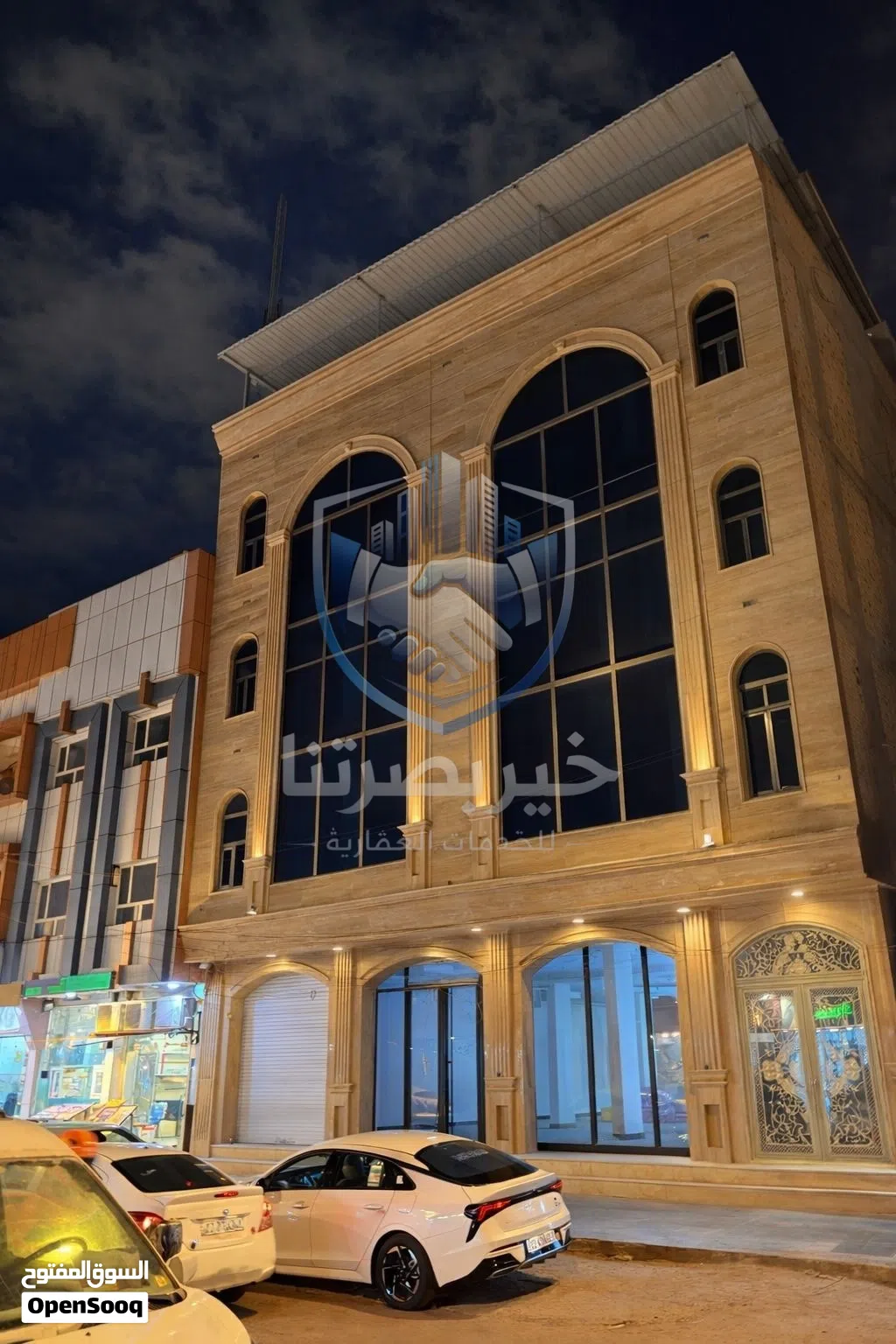 بناية تجارية للإيجار في الجنينة/شارع البهو