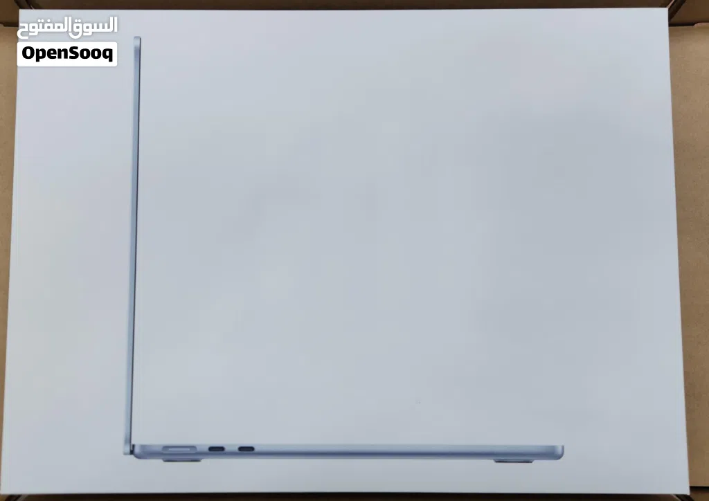 للبيع MacBook air m4/13inch/256GB ssd/16ram/ لون أزرق سماوي جديد مع الكرتون