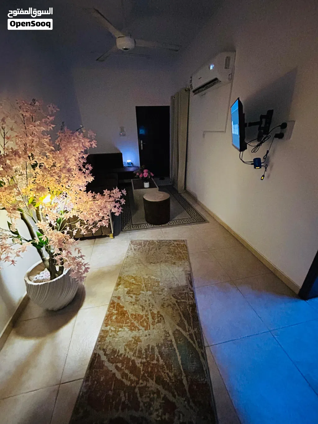 شقه غرفه وصاله ومطبخ وحمام مفروش بالكامل بالخوير خلف مستشفى بدر السما .. Apartment for rent: one be