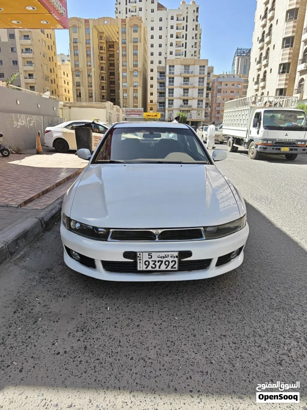 ميتسوبيشي جالنت Standard
