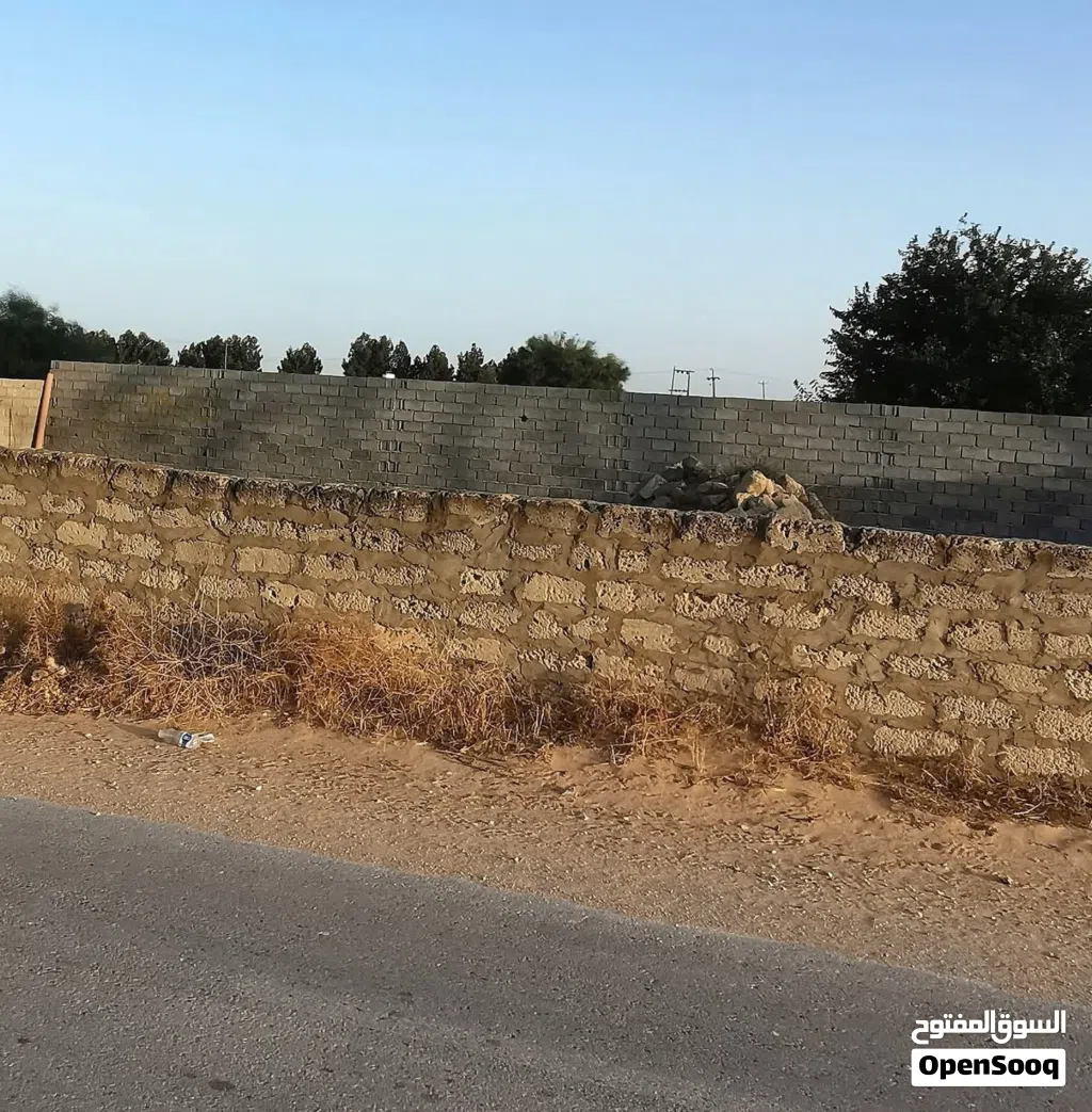 قطعة أرض سكنية ممتازة 300م على واجهتين في وادي الربيع بالقرب من سريع وادي الربيع والواجهات 20*15م