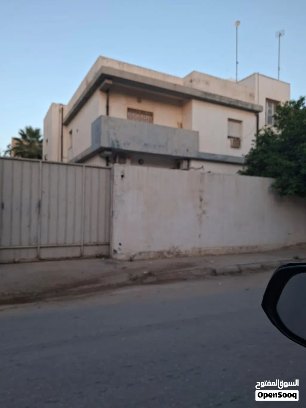 مبنى هدم او سكن للبيع حي دمشق بن دخيل موقع ممتاز شوراع واسعة12 مكون من اربع شقق لتوصل هاتف او واتساب