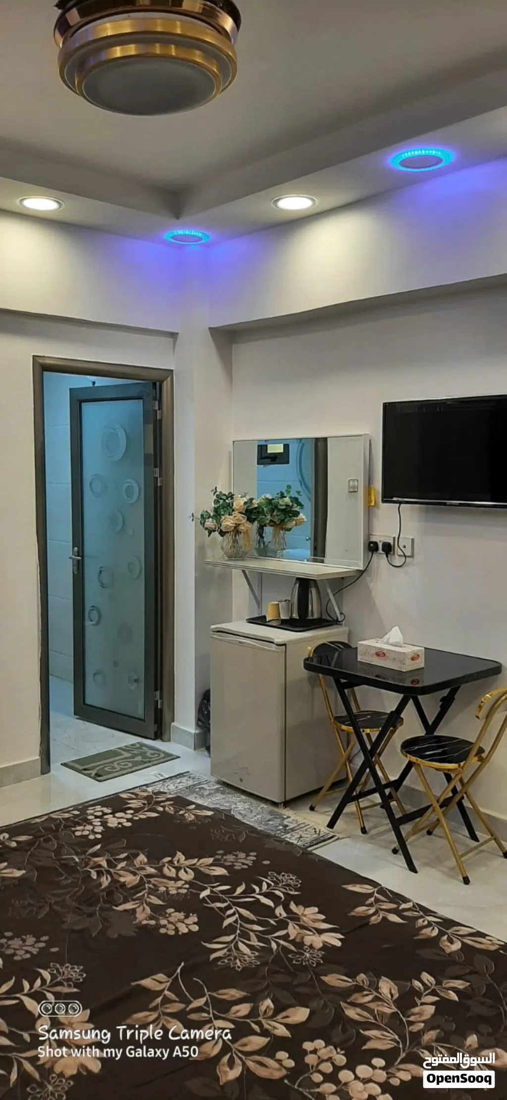 توفر غرفه وحمام مفروشة قم النضافه الايجار الشهري واليومي Provides a clean, furnished room and bathro