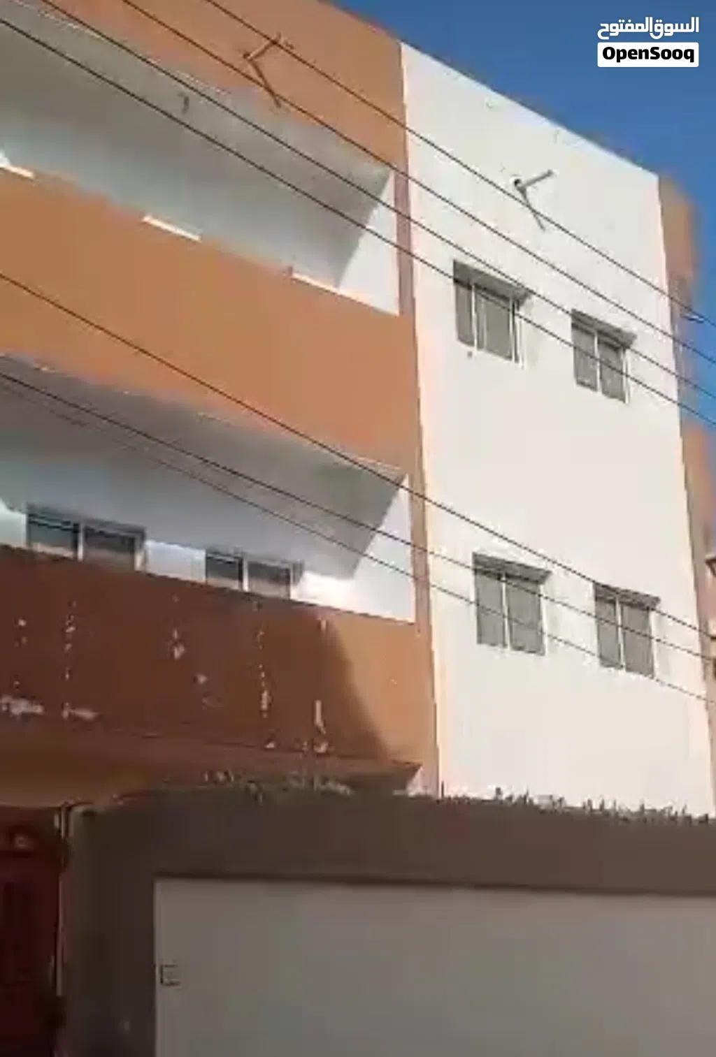 عماره للبيع لوكس نظيف في المنصوره ريمي من ثلاث ادوار وحوش يتسع لخمس سيارات قريب من كورنيش المحافظ