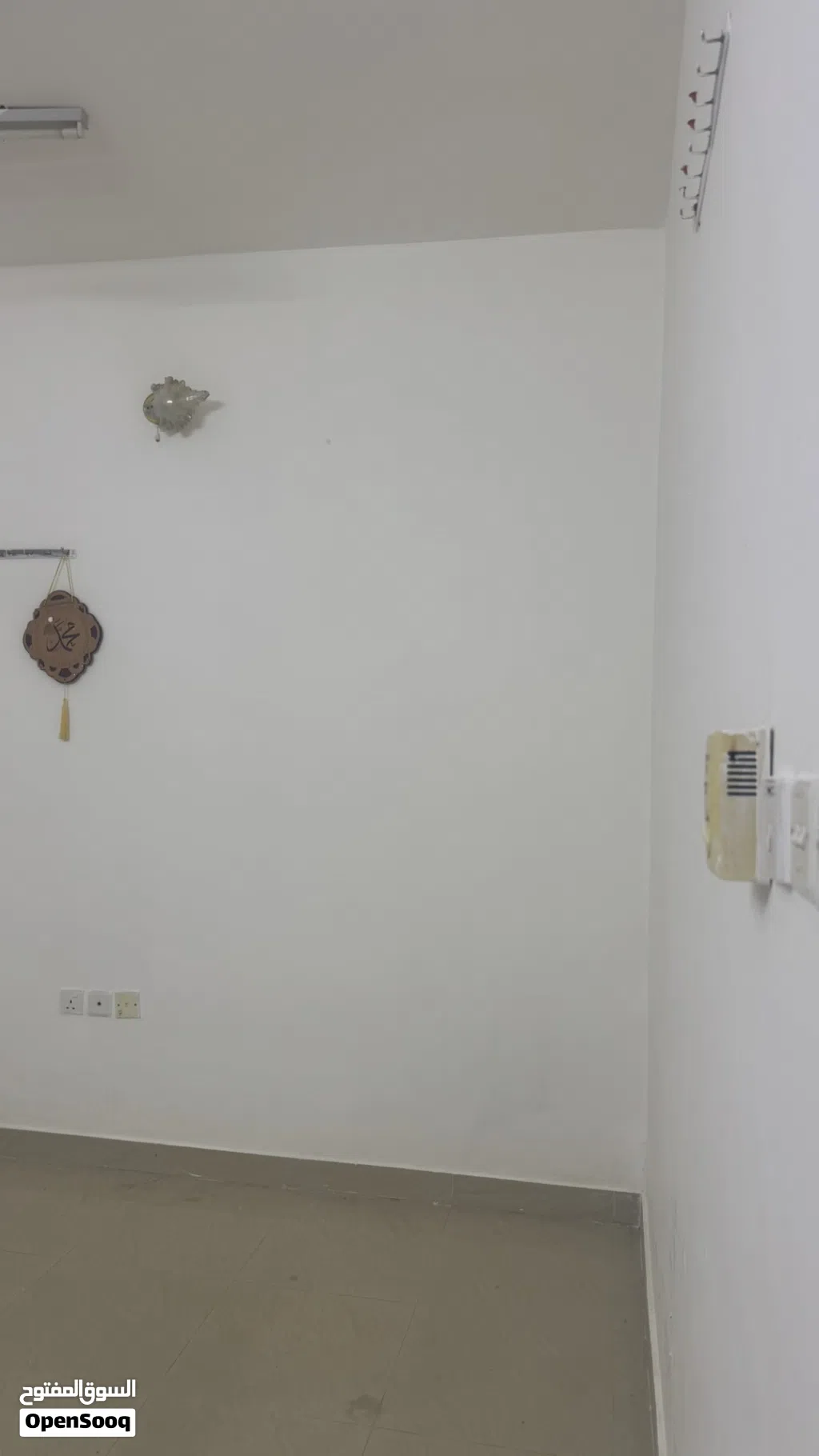 غرفة للإيجار في سوق الخوض