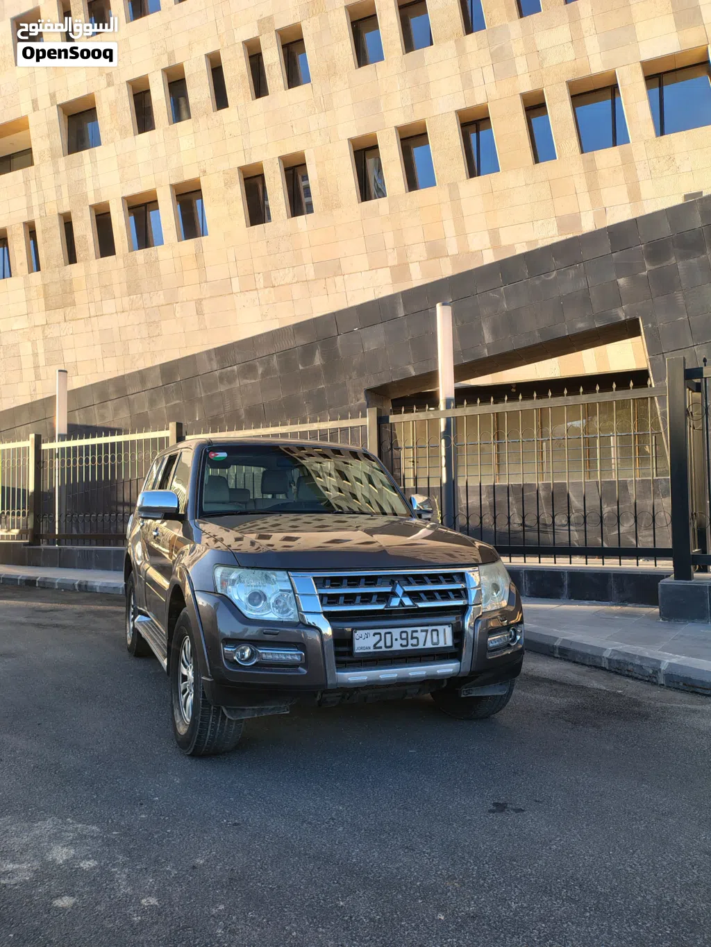 Mitsubishi Pajero Standard