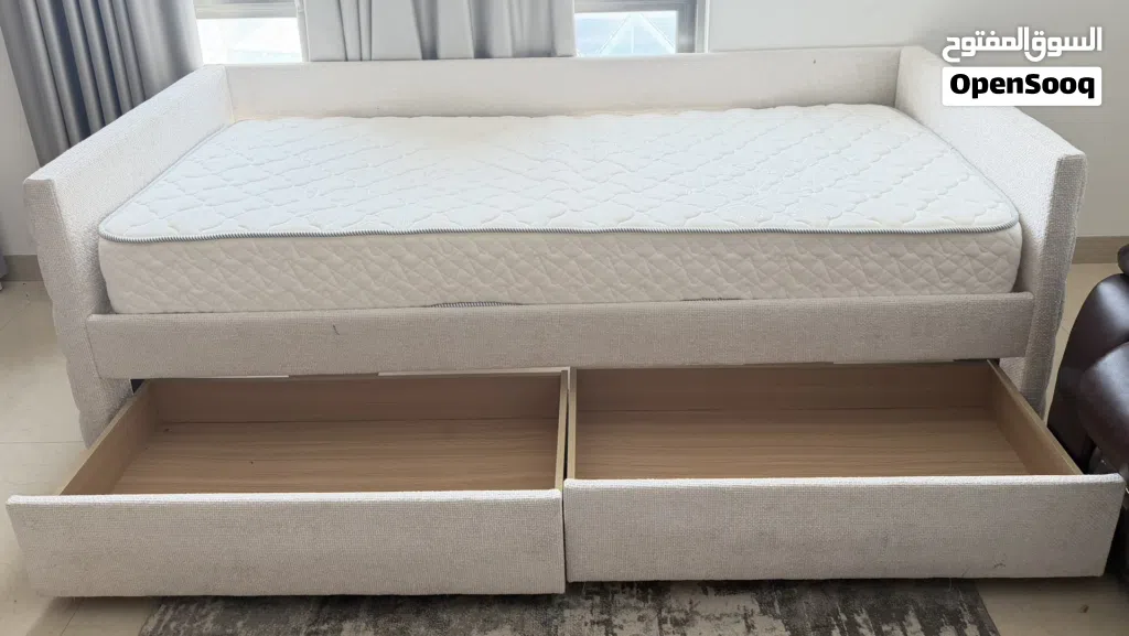 Dimension of this cot is 90*120 pan home cot with mattresses