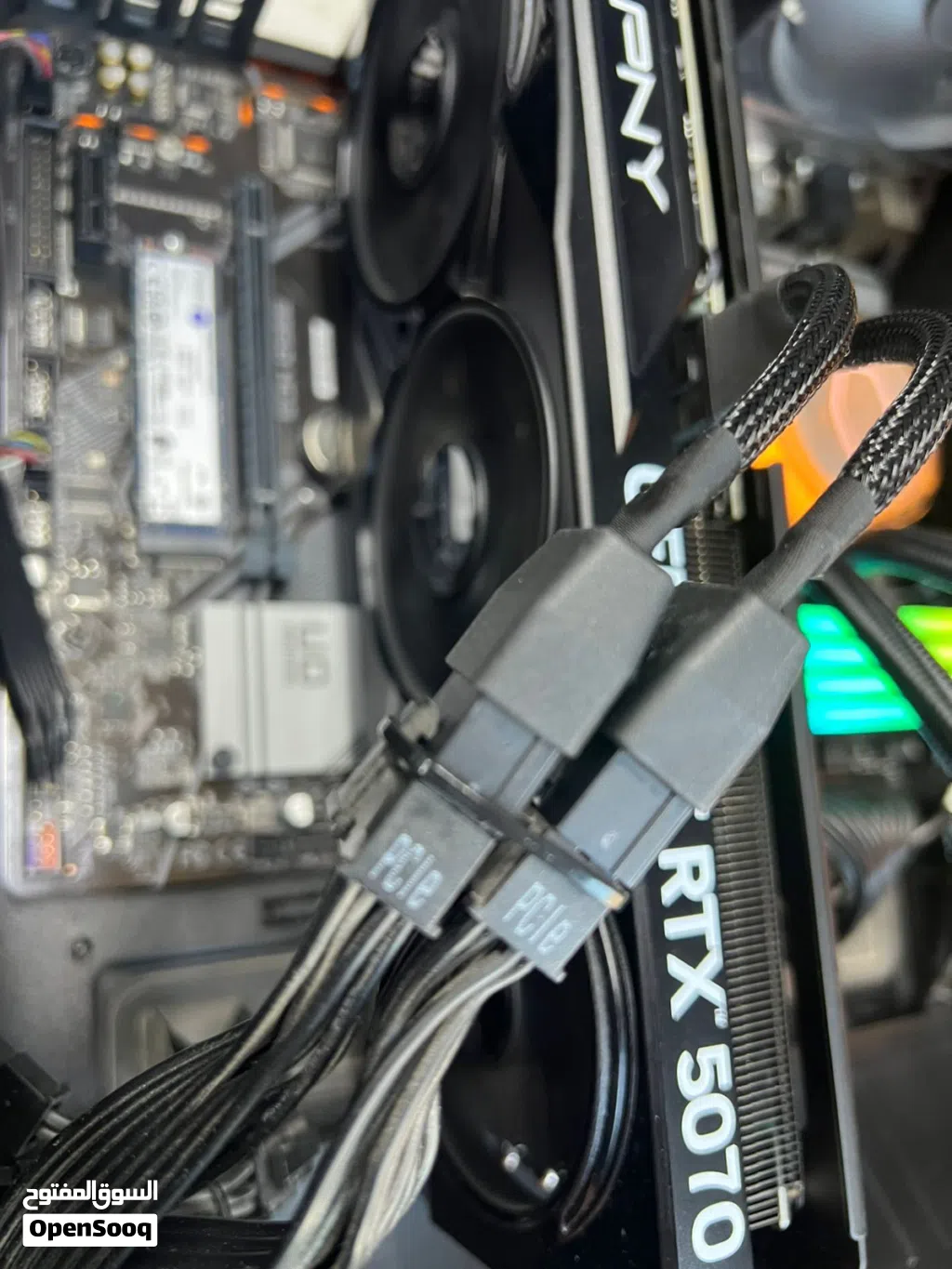 كرت شاشه PNY NVIDIA GeForce RTXTM 5070 OC سعر 550 جديد ومكفول سنه تم شرائه من اسبوع فقط
