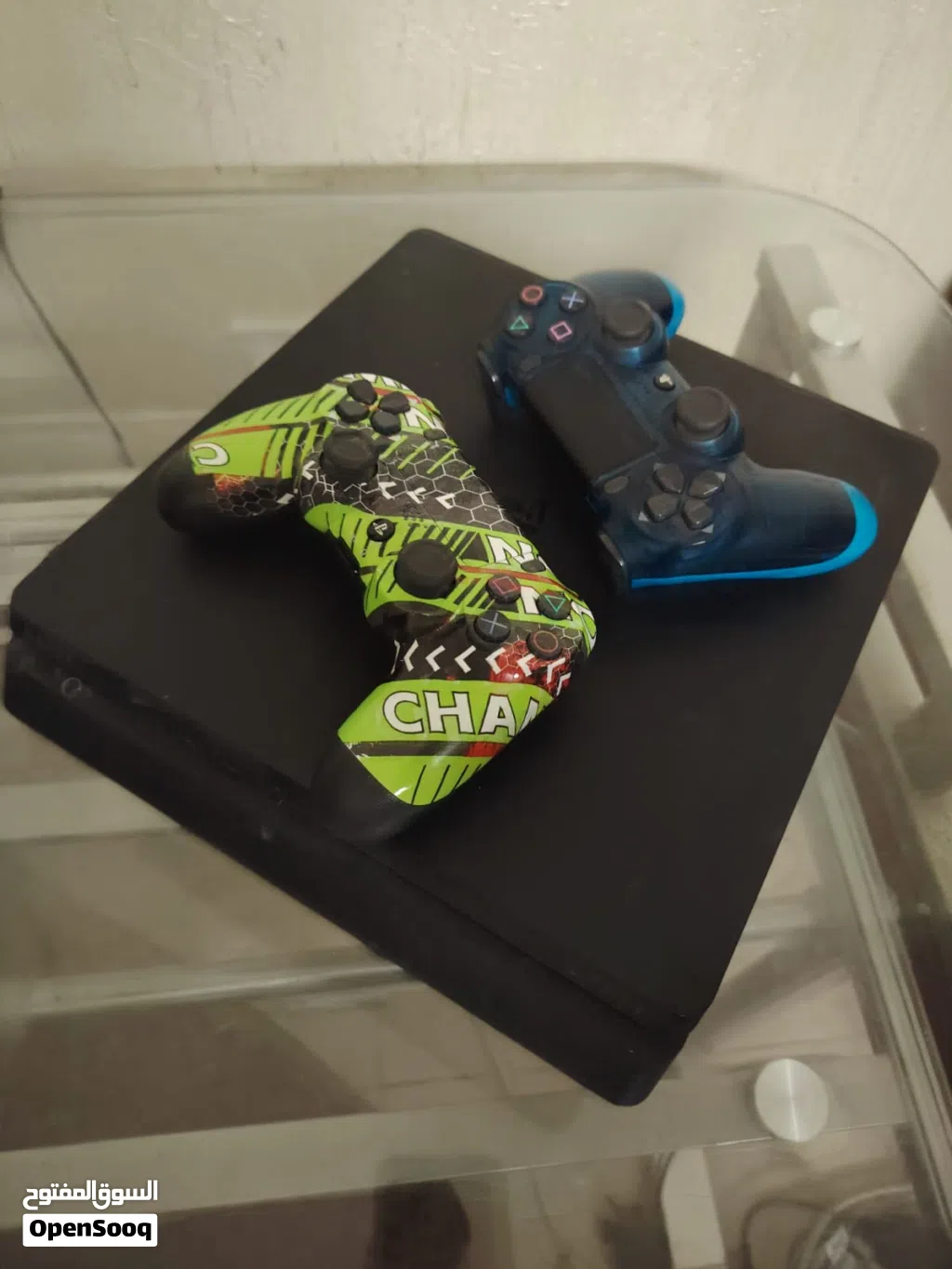 سوني 4 سليم (PS4 Slim) مساحة 500 قيقا مع يدتين
