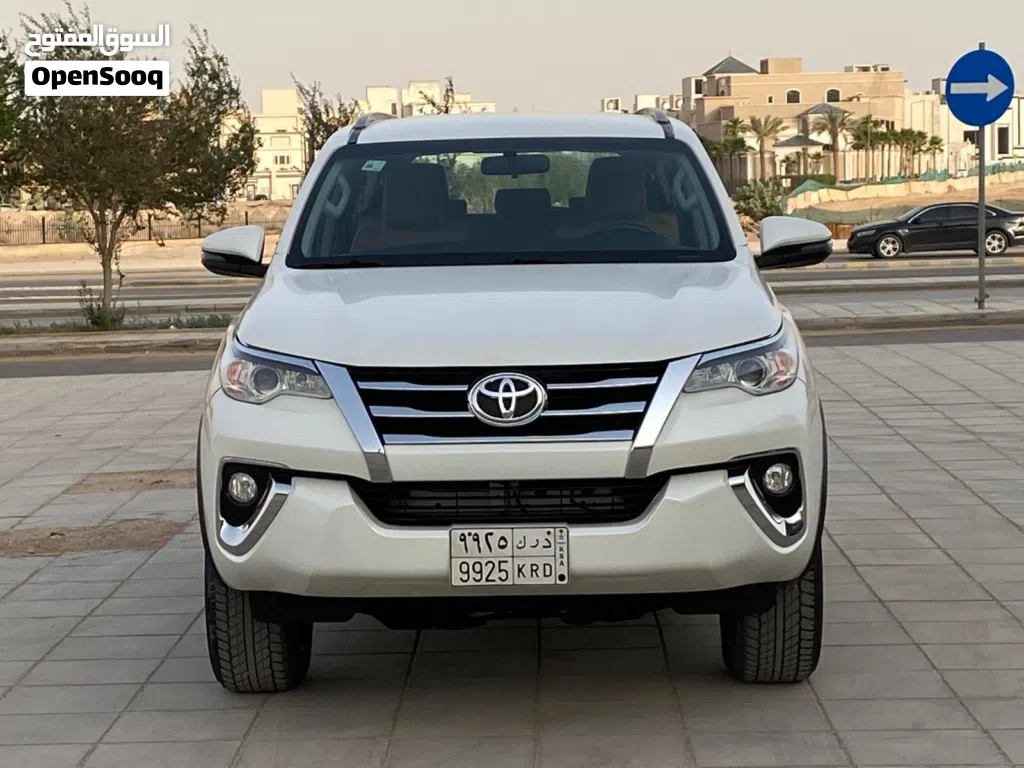 Toyota Fortuner Standard