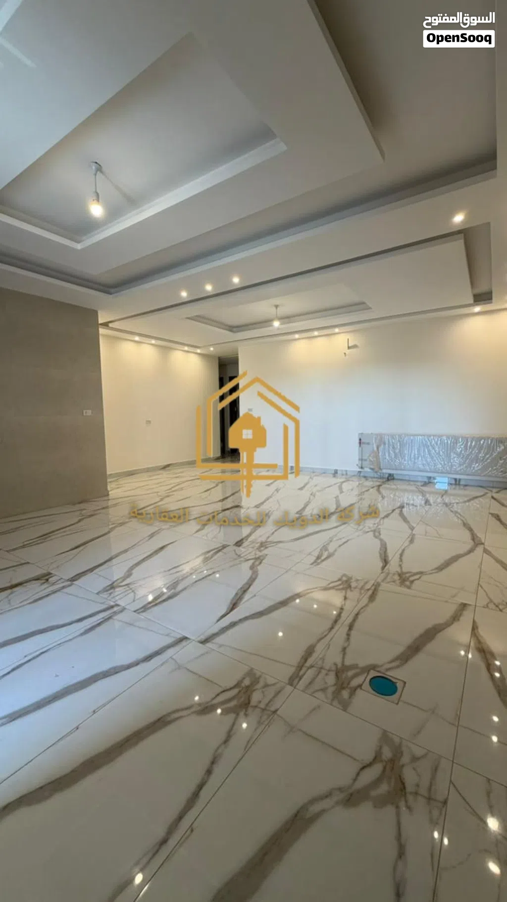 شقة جديدة * لم تسكن * 4نوم * 240م * مطلة * موقع مميز * خلدا