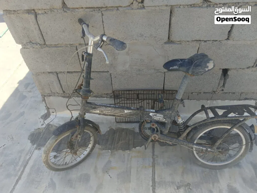 بايسكل اسود ياباني للبيع بي ميزه عندك سفره تكدر طبكه وتخلي بصندوق والعطلات تايرات كفه زنجيل بريك