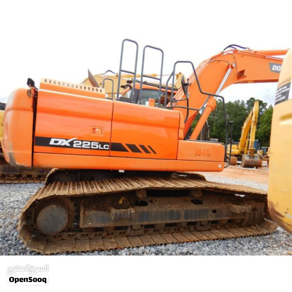 حفارة دوسان DX225 LC