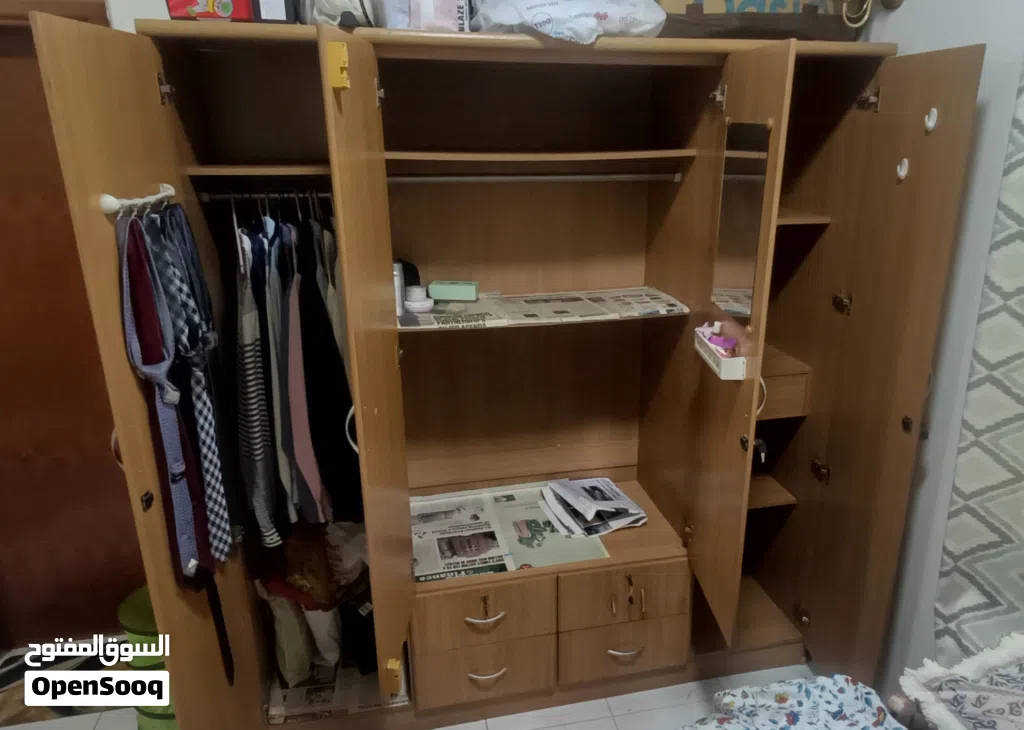 wardrobe / cupboard immediate sale